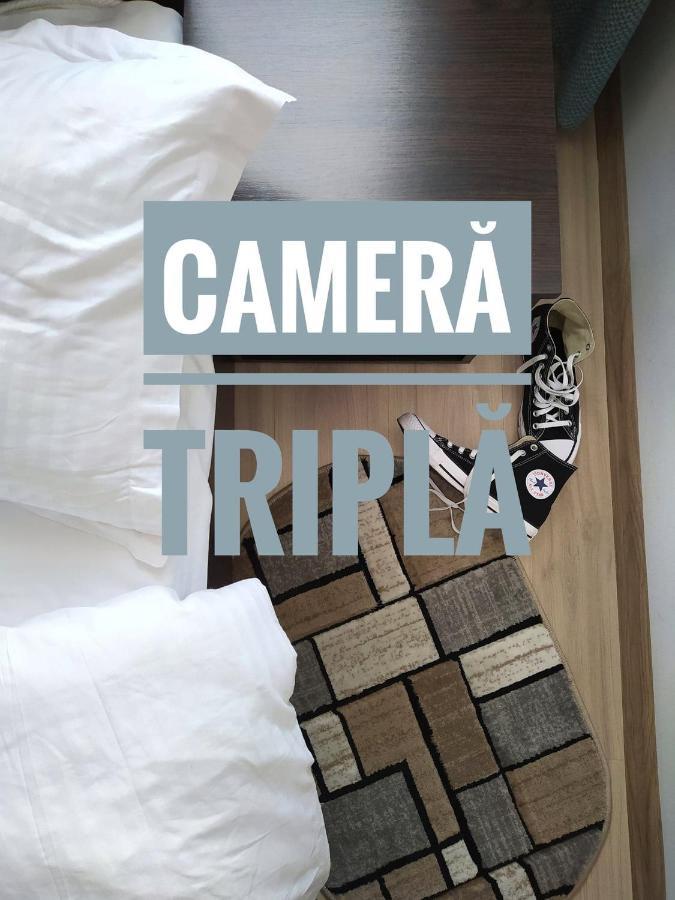 Hillside Hotel Oradea Bagian luar foto