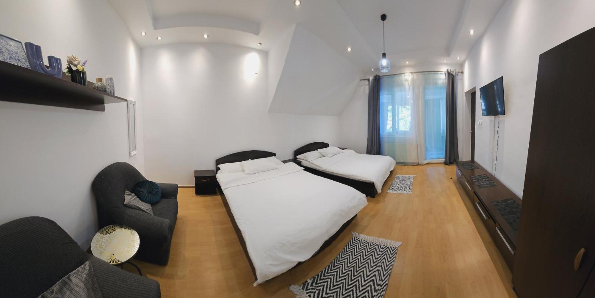 Hillside Hotel Oradea Bagian luar foto