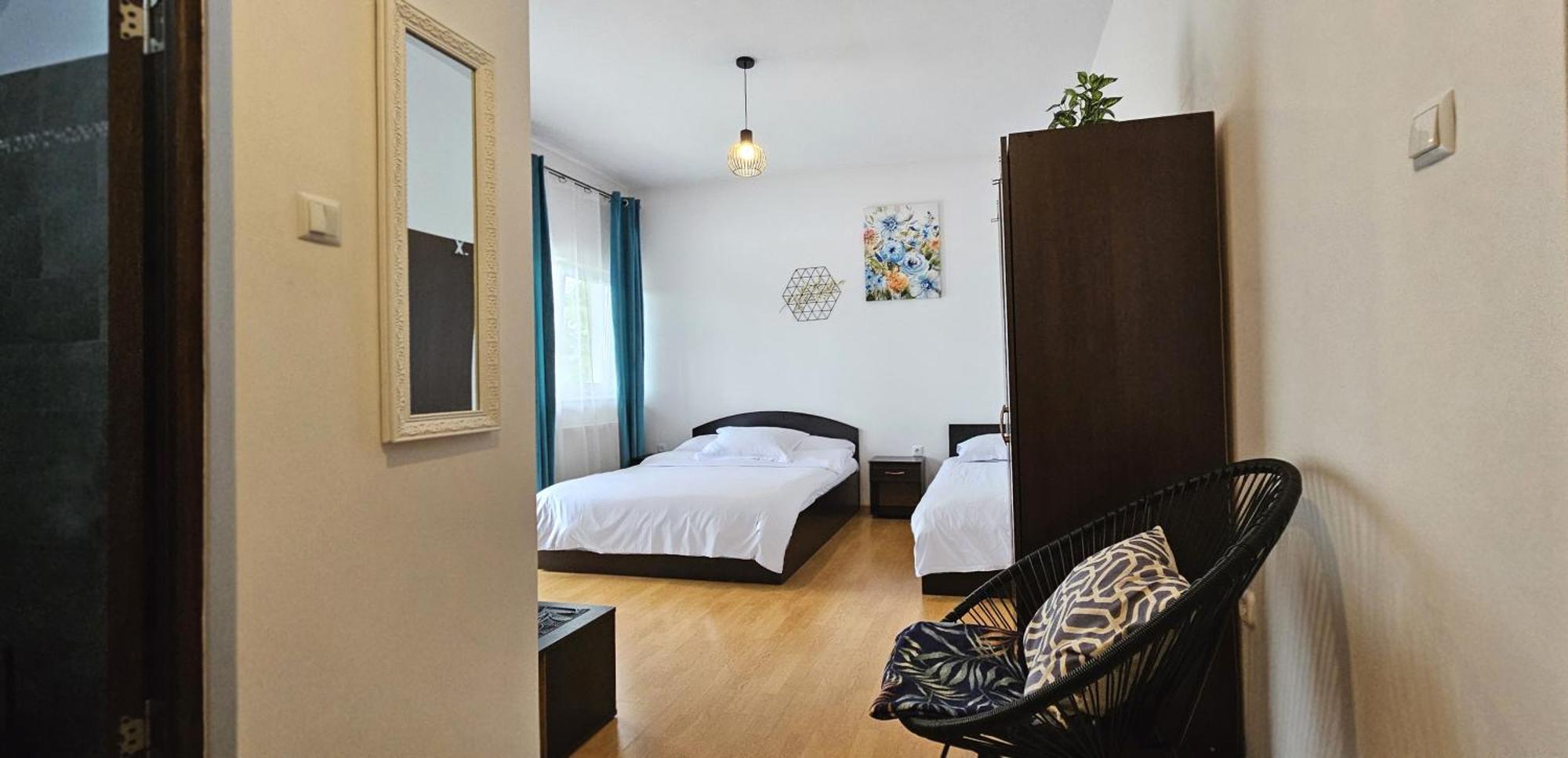 Hillside Hotel Oradea Bagian luar foto