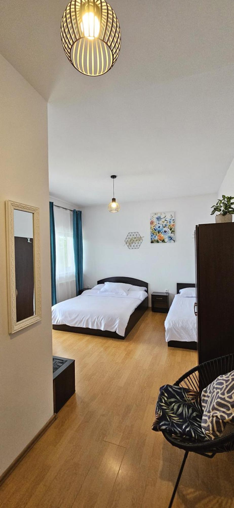 Hillside Hotel Oradea Bagian luar foto