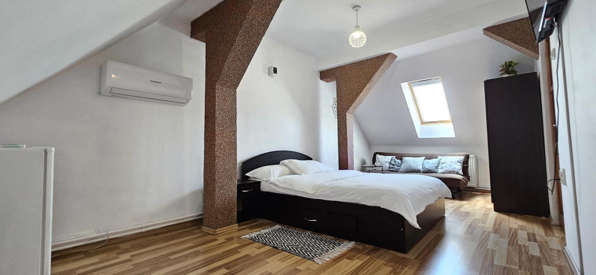 Hillside Hotel Oradea Bagian luar foto